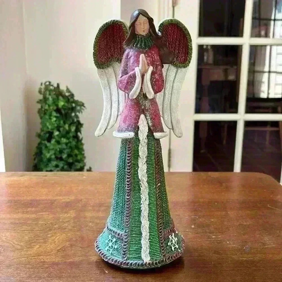 Christmas/Holiday Angel For Home Decoration - Picture 10 of 10